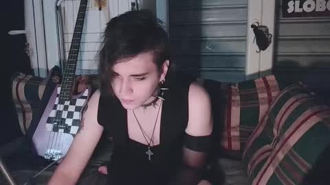 In bio online show from September 26, 2025, 4:27 am