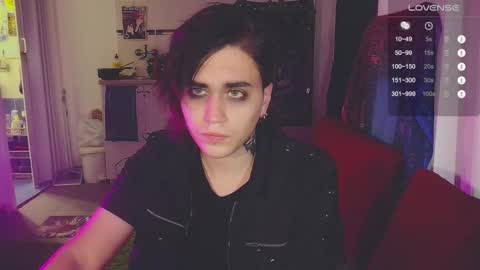 In bio online show from December 21, 2025, 10:17 pm