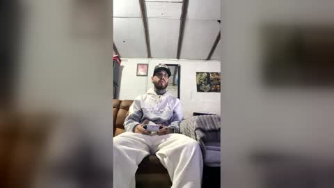 panthers_room online show from April 6, 2026, 2:53 am