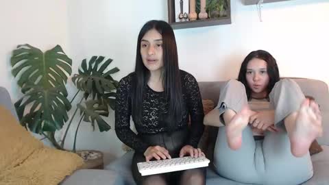 Snapshot of pantyhose_xxx_ chatting on February 13, 2025, 6:48 pm pantyhose_xxx_ online show from February 13, 2025, 6:48 pm