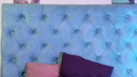 Paola Lyon online show from September 20, 2025, 5:14 pm