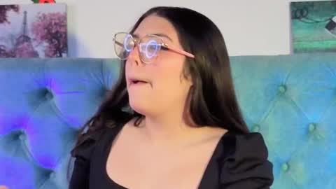 Paola Lyon online show from November 7, 2025, 1:00 pm