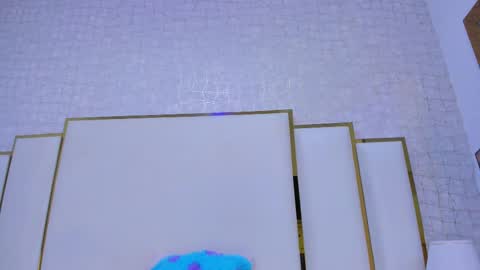 Paola  online show from November 24, 2025, 11:32 am