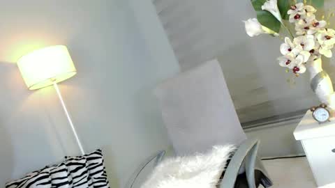 Fina Dwarf online show from December 17, 2024, 3:28 pm