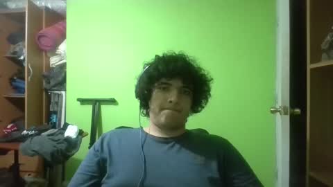 Snapshot of papitowilly999 chatting on December 15, 2024, 6:29 am Papito online show from December 15, 2024, 6:29 am