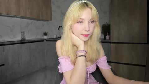 Melena online show from November 27, 2025, 8:38 am