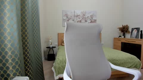 Melena online show from February 13, 2026, 8:43 am