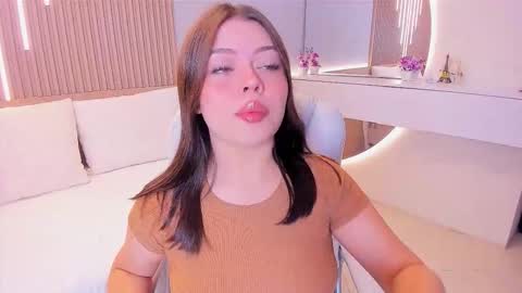 Amy and my doll online show from December 3, 2025, 3:47 am