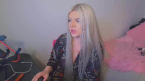 Snapshot of paradise_for_you_ chatting on November 30, 2025, 4:05 am Victoria online show from November 30, 2025, 4:05 am