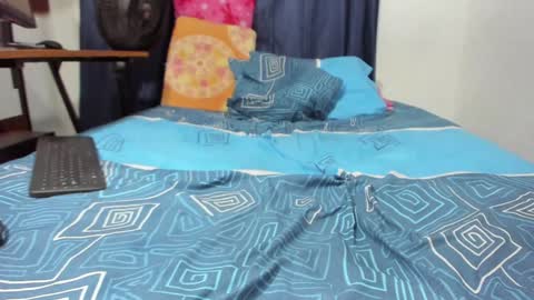 Snapshot of parejacachonda chatting on January 28, 2025, 9:19 pm sara and andreu online show from January 28, 2025, 9:19 pm