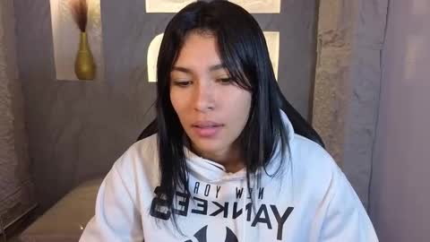 Snapshot of paris_b_ chatting on November 13, 2025, 3:05 am paris online show from November 13, 2025, 3:05 am