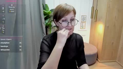 Paris online show from March 12, 2025, 4:35 pm