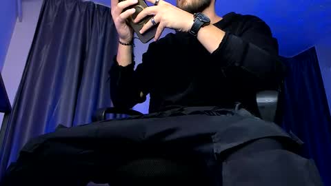 Paris online show from September 9, 2025, 7:35 pm