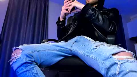 Paris online show from March 12, 2026, 9:32 pm