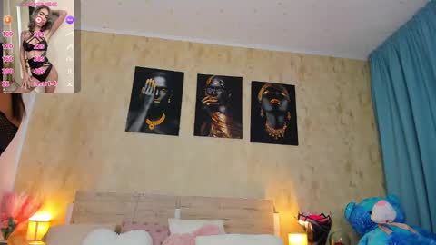 Paris online show from February 24, 2025, 5:00 am