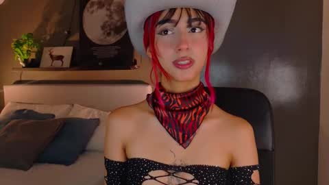 PARIS online show from October 28, 2025, 8:33 pm