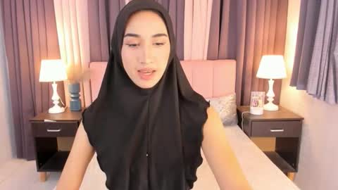 Snapshot of parismilker chatting on February 1, 2026, 12:59 pm parismilker online show from February 1, 2026, 12:59 pm