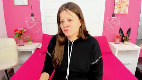 parker_mia02 online show from November 24, 2025, 12:38 pm