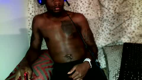 Snapshot of parlaytellio chatting on December 9, 2024, 10:09 pm Parlay Tellio online show from December 9, 2024, 10:09 pm