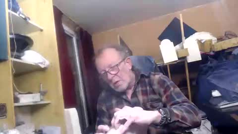 pascal88881 online show from December 9, 2024, 9:39 am