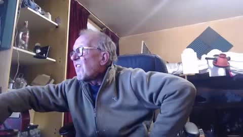 pascal88881 online show from October 16, 2025, 7:53 am