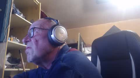 pascal88881 online show from December 18, 2025, 9:21 pm