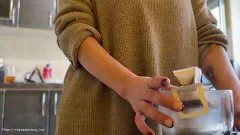 Call me Miss Alice Careful Passion Queen online show from April 15, 2026, 6:42 am