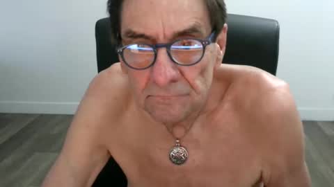 Snapshot of pastelito76 chatting on October 15, 2025, 10:10 pm Bob online show from October 15, 2025, 10:10 pm