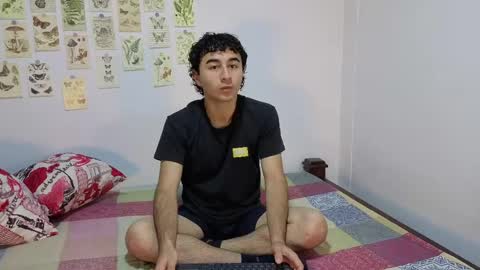 patri_ck_villa online show from April 17, 2026, 4:32 pm