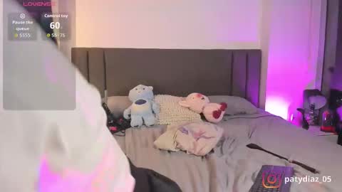 Paty online show from October 8, 2025, 11:24 pm