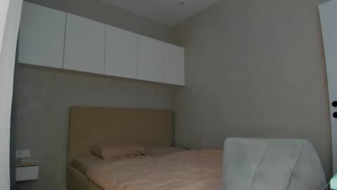 patricia_bloom online show from October 18, 2025, 12:06 pm