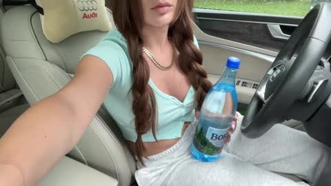 Andreea online show from October 3, 2025, 11:07 am