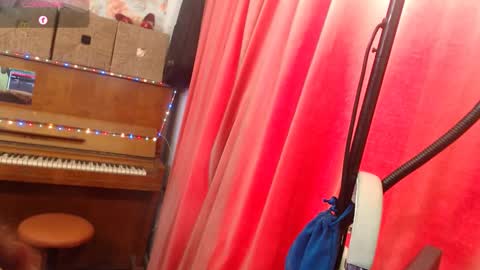 Snapshot of patsyorose chatting on December 16, 2025, 5:45 am PatsyORose online show from December 16, 2025, 5:45 am