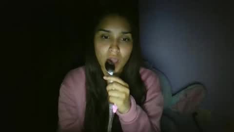 Snapshot of pau_cat chatting on April 18, 2026, 5:44 am Pau online show from April 18, 2026, 5:44 am