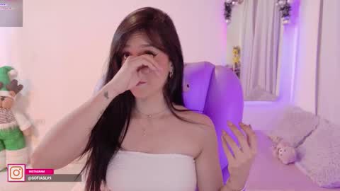 Sofa online show from December 14, 2025, 4:40 am