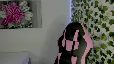 Snapshot of pau_delima__ chatting on December 17, 2024, 10:00 pm paulina online show from December 17, 2024, 10:00 pm