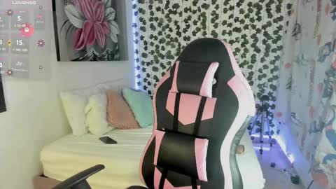Snapshot of pau_delima__ chatting on February 15, 2025, 10:44 am paulina online show from February 15, 2025, 10:44 am