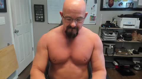 Justeffingaround online show from March 5, 2025, 10:21 pm