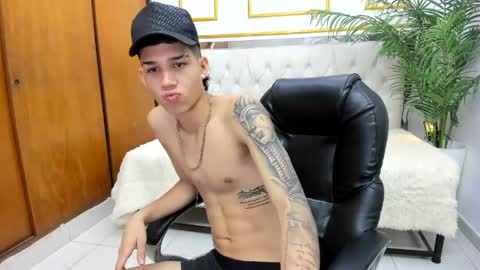 Snapshot of paul_ponce chatting on June 7, 2026, 12:53 pm PAUL online show from June 7, 2026, 12:53 pm