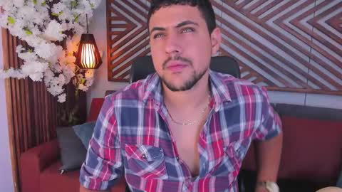 Snapshot of paul_rivera chatting on November 22, 2025, 7:13 pm Paul Rivera online show from November 22, 2025, 7:13 pm