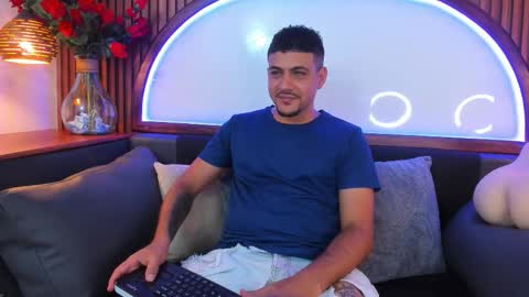 Snapshot of paul_rivera chatting on December 4, 2025, 8:17 pm Paul Rivera online show from December 4, 2025, 8:17 pm