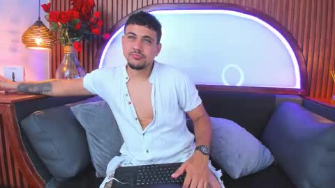 Snapshot of paul_rivera chatting on December 17, 2025, 9:10 pm Paul Rivera online show from December 17, 2025, 9:10 pm