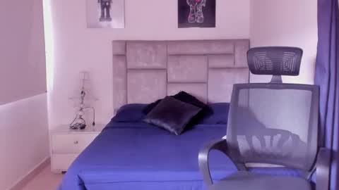 PAUL ROGER online show from November 6, 2025, 2:07 pm