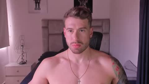 PAUL ROGER online show from November 9, 2025, 5:33 pm