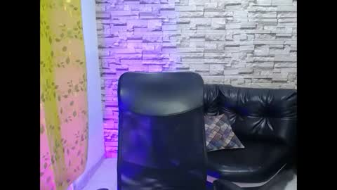 Snapshot of paula_ross_ chatting on May 13, 2026, 1:03 am paula ross online show from May 13, 2026, 1:03 am