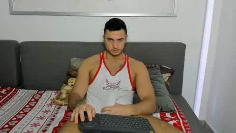 paulblack021 online show from March 5, 2025, 9:48 pm