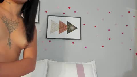 Snapshot of paulete_w chatting on April 29, 2026, 5:30 pm Pau online show from April 29, 2026, 5:30 pm