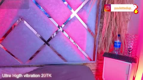 Snapshot of paulette_dupont_ chatting on April 11, 2026, 3:33 am paulette_dupont_ online show from April 11, 2026, 3:33 am