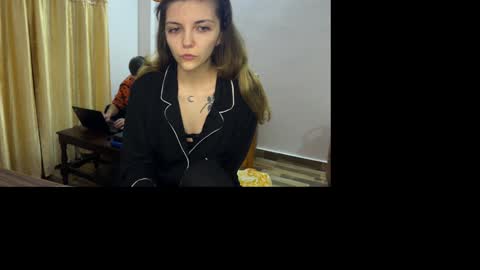 Isla  Chase online show from December 12, 2024, 5:48 pm