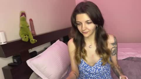 Isla  Chase online show from February 23, 2025, 3:29 pm